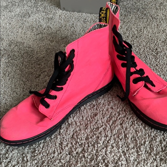 Pink Doc’s - Picture 2 of 5